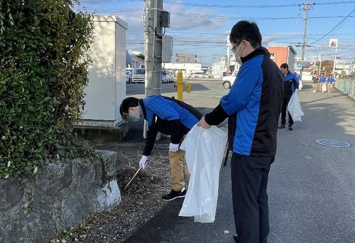 �F�����g�ɂ��n�搴�|�̗l�q