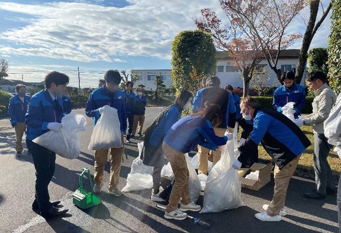 �n��̕��X�����S���ĉ߂�������Â���