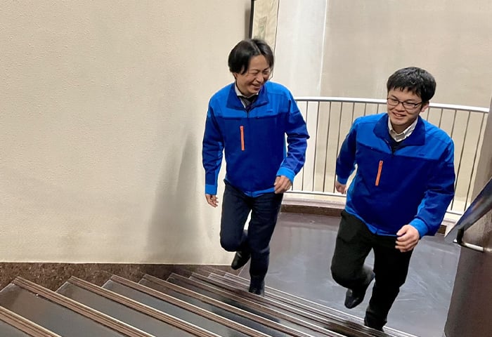 �`�[���ŕ����Ј�